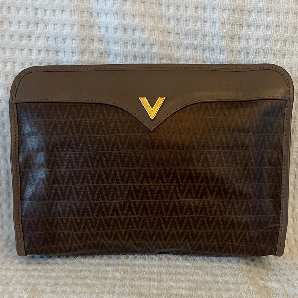 Mario Valentino Clutch